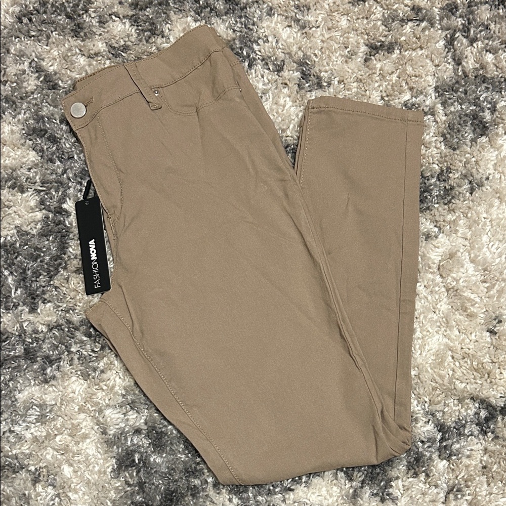 Fashion Nova Women's Skinny Pants in Khaki Tan